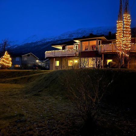 Liten Kjellerleilighet. Landlig Rolig Omrade. Тромсё Экстерьер фото